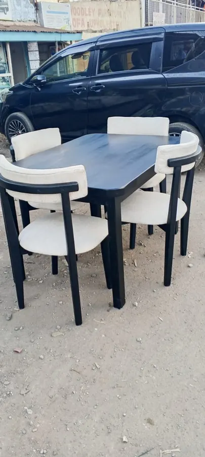 Compact dining collection