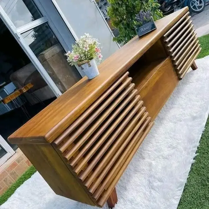 Timber slat media console